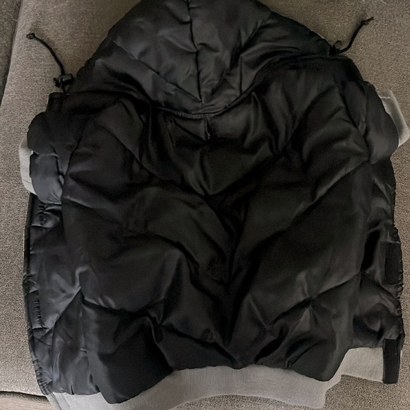 Doggy jacket with hood- EUC!! $12 - Picture 6 of 9